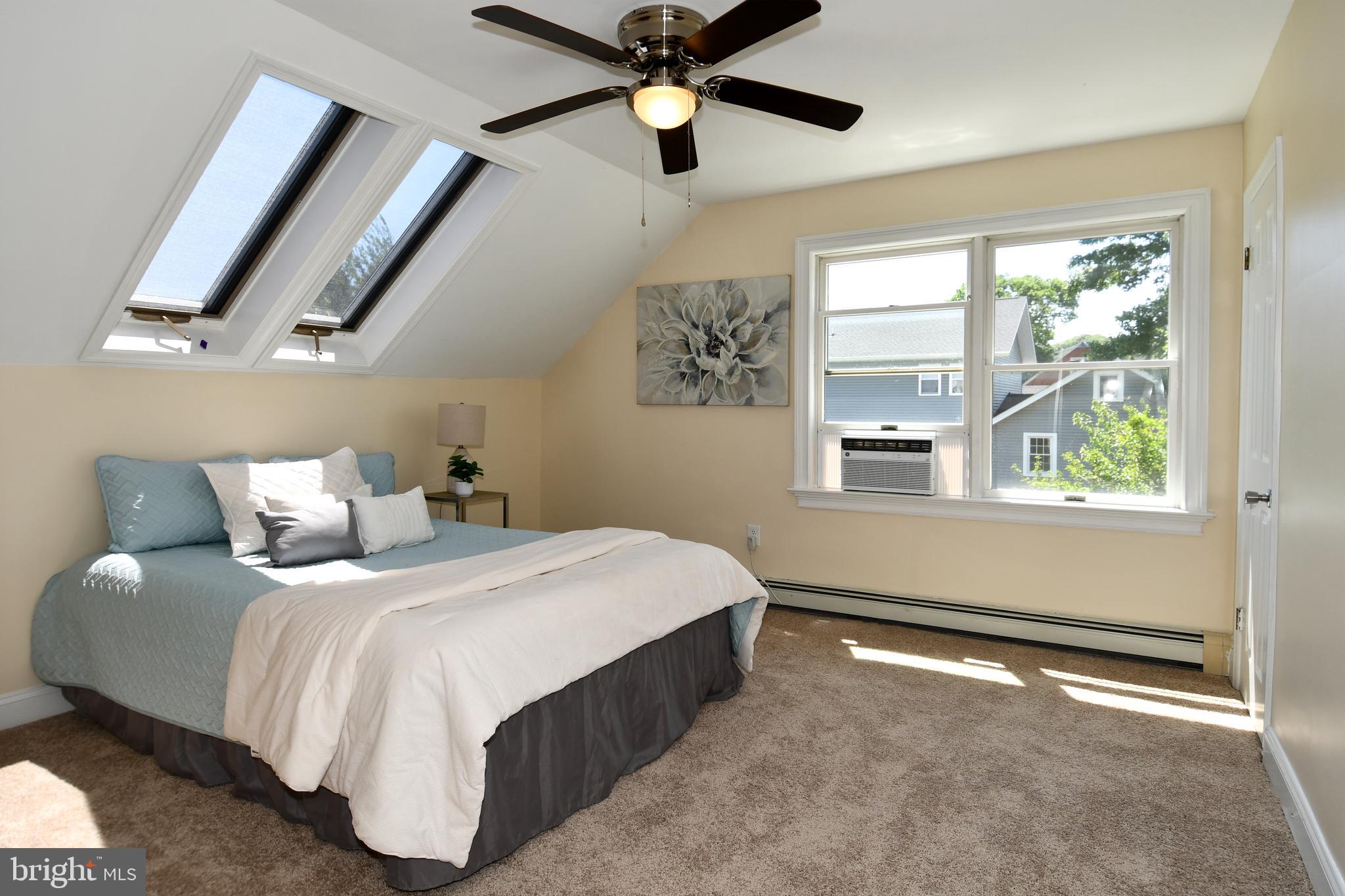 7011 Old Sandy Spring Road Laurel, MD 20707 - Photo 20 of 39 Upstairs Bedroom 1