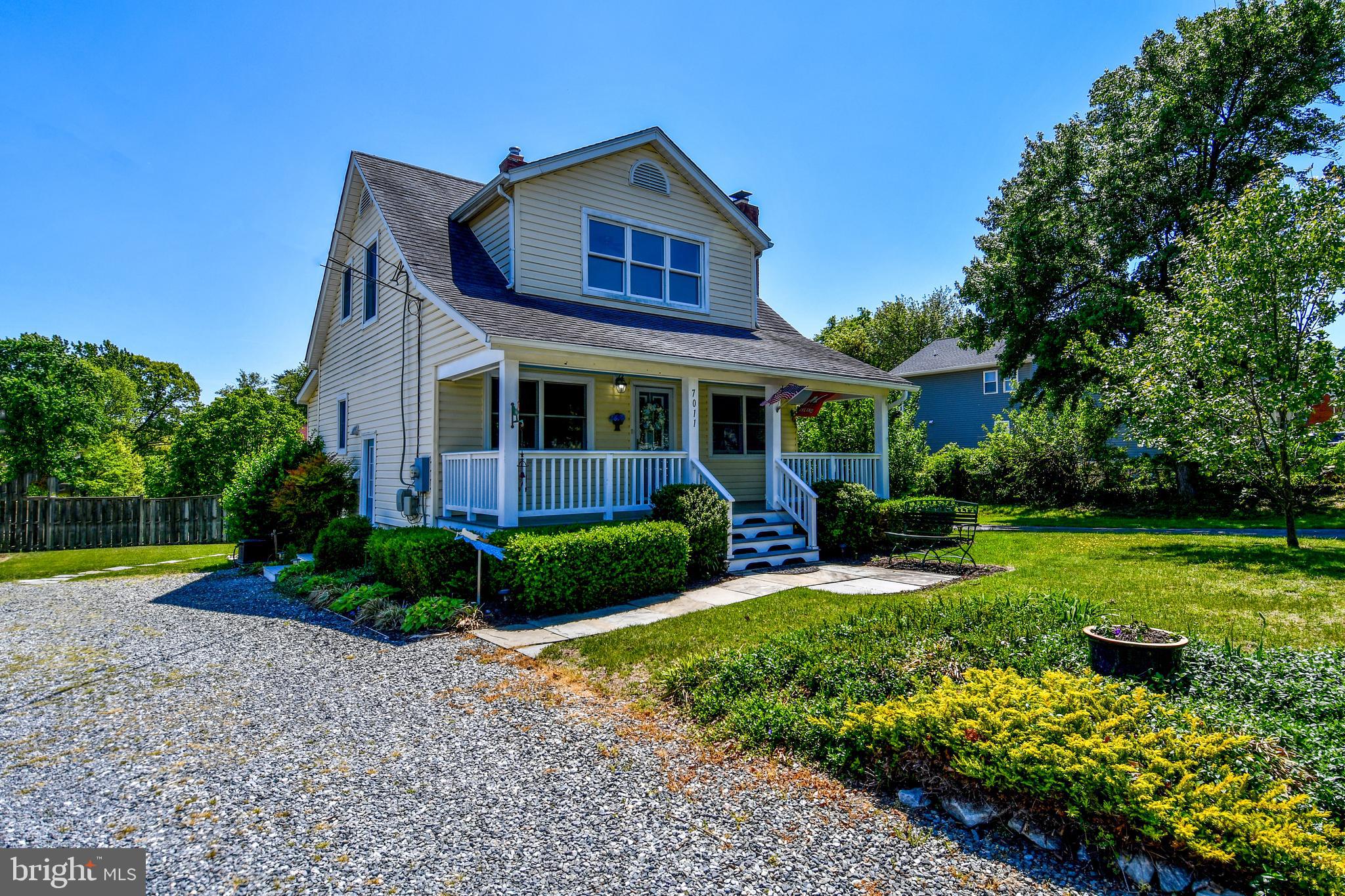 7011 Old Sandy Spring Road Laurel, MD 20707 - Photo 2 of 39 Absolutely Charming!