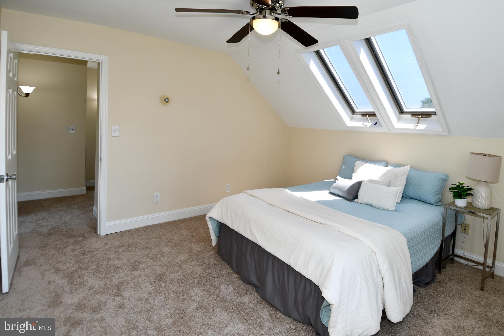 7011 Old Sandy Spring Road Laurel, MD 20707 - Photo 21 of 39 Upstairs Bedroom 1