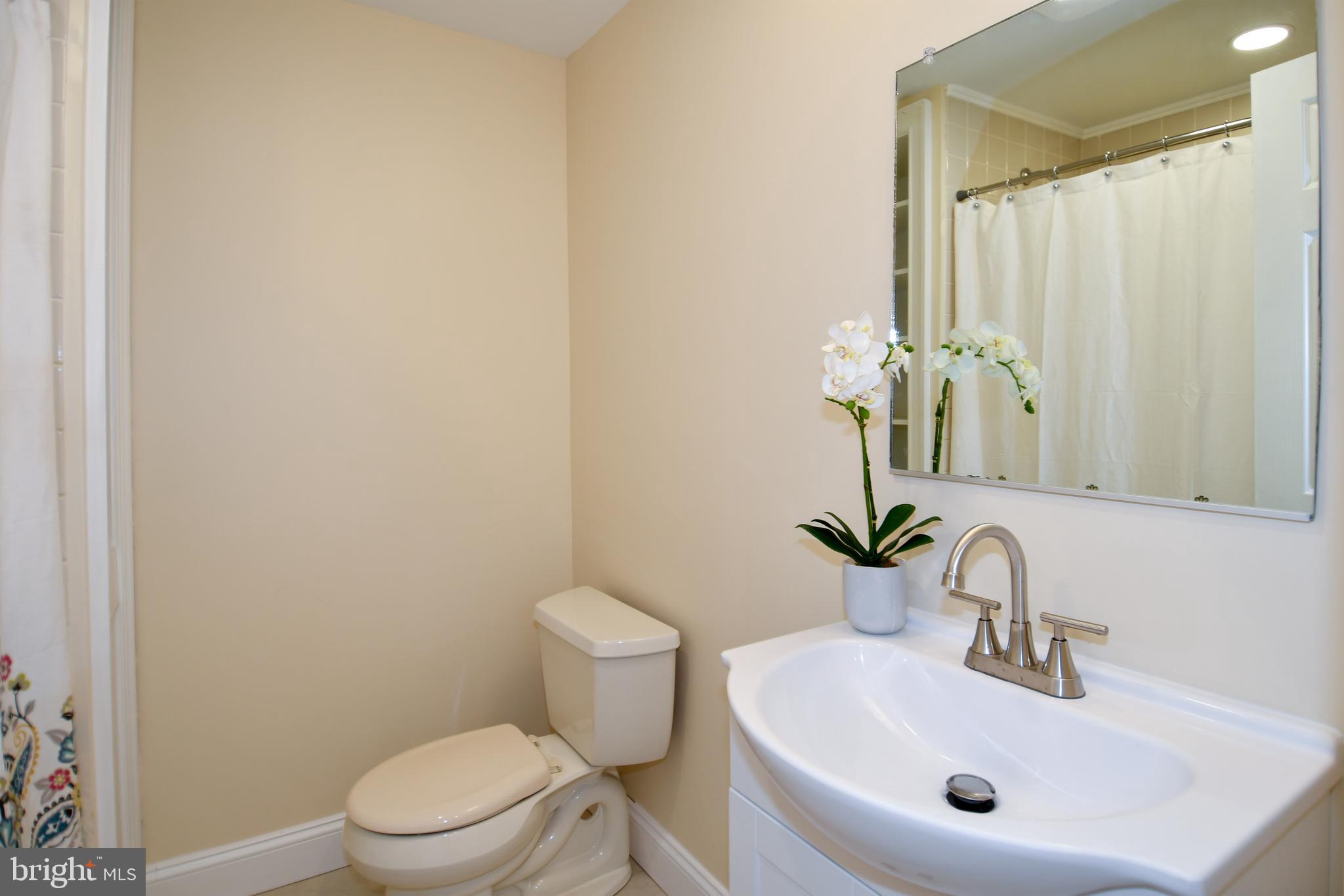 7011 Old Sandy Spring Road Laurel, MD 20707 - Photo 28 of 39 Basement Bathroom