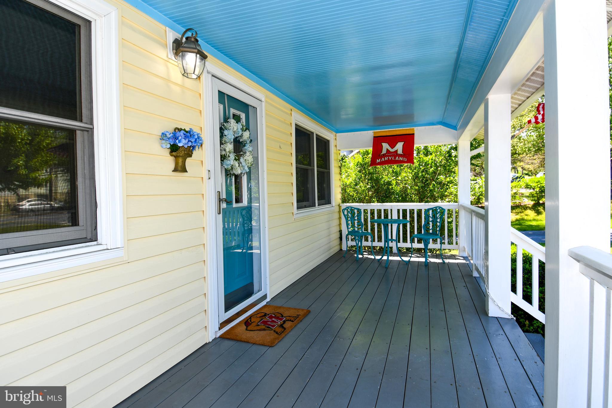 7011 Old Sandy Spring Road Laurel, MD 20707 - Photo 3 of 39 Front Porch