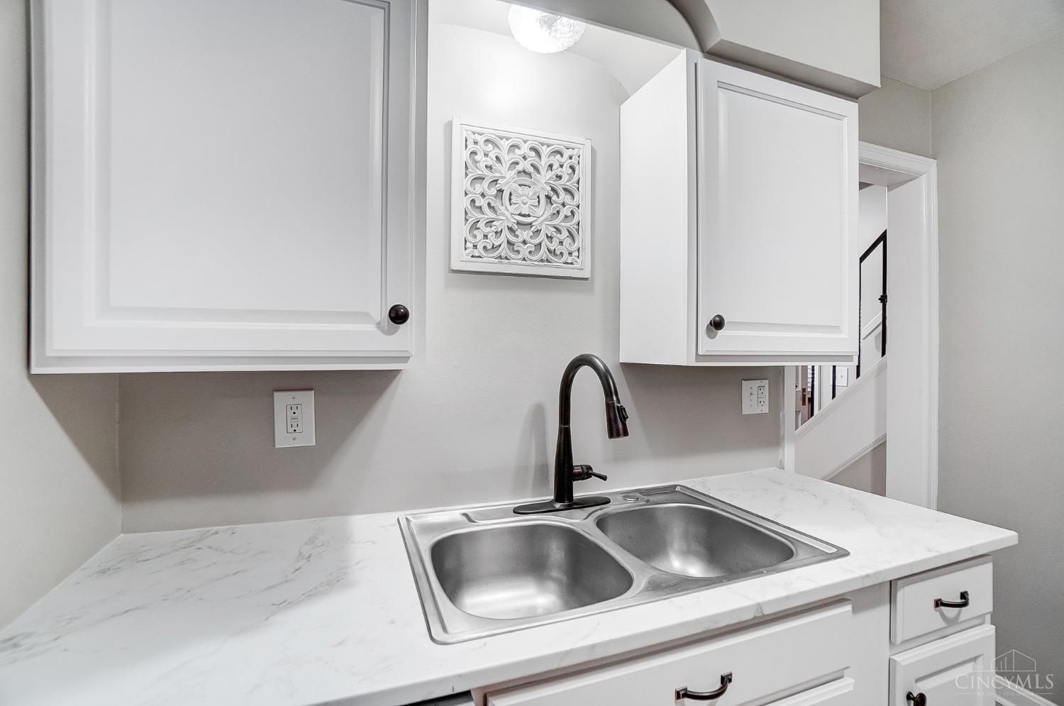 3511 West Galbraith Road Cincinnati, OH 45239 - Photo 11 of 42
