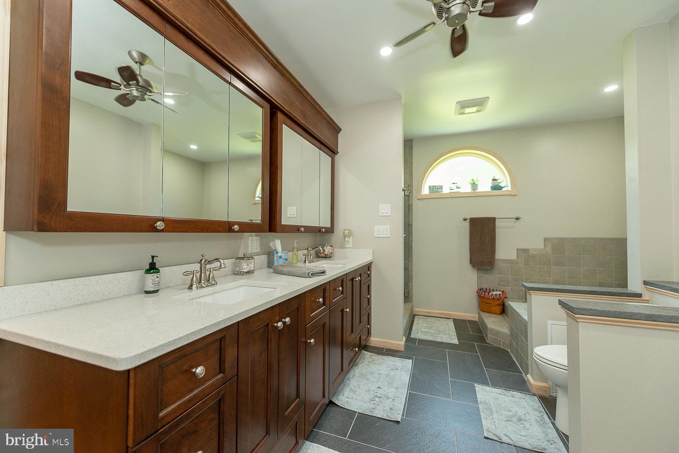 407 Coffeetown Road Easton, PA 18042 - Photo 9 of 40
