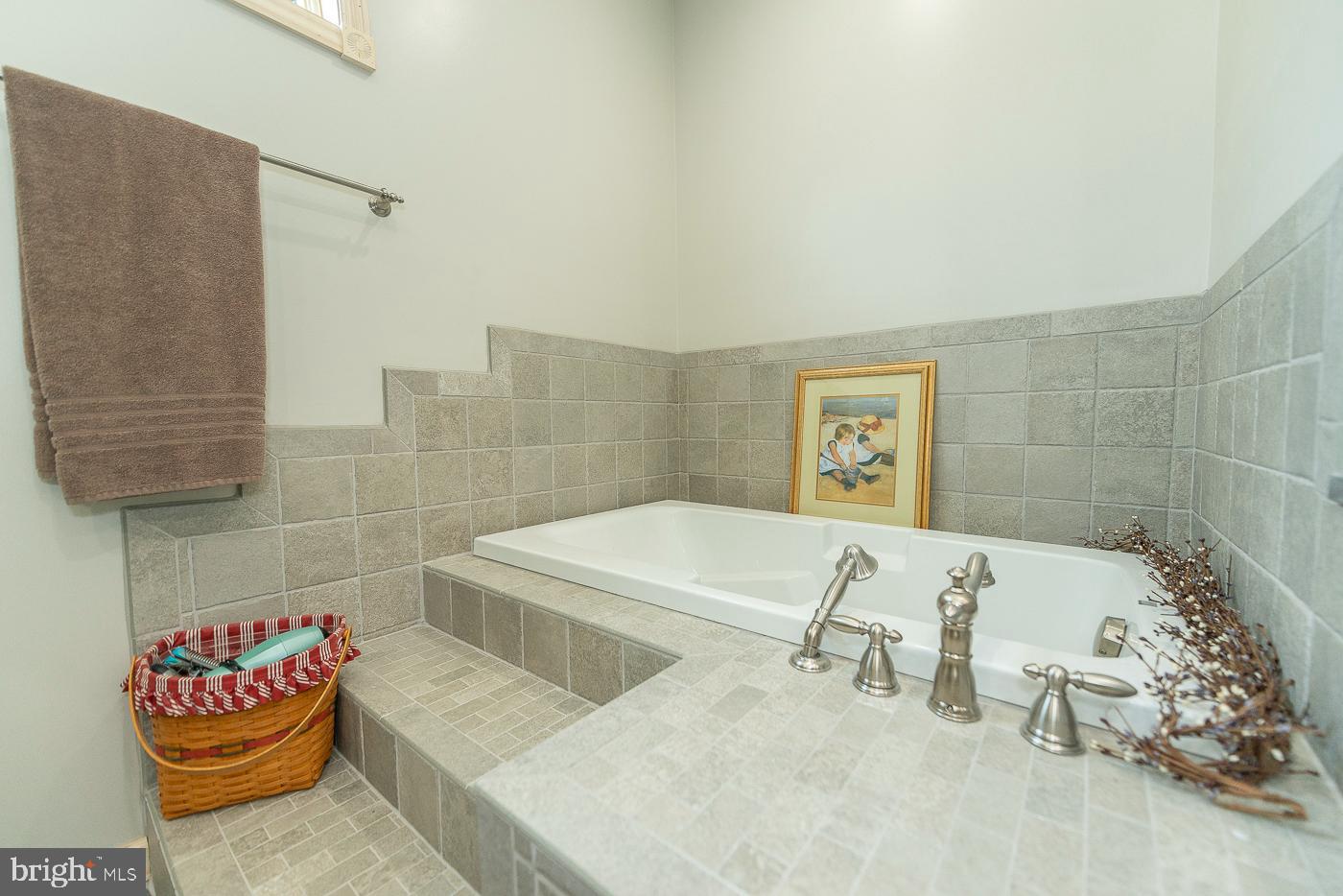 407 Coffeetown Road Easton, PA 18042 - Photo 10 of 40