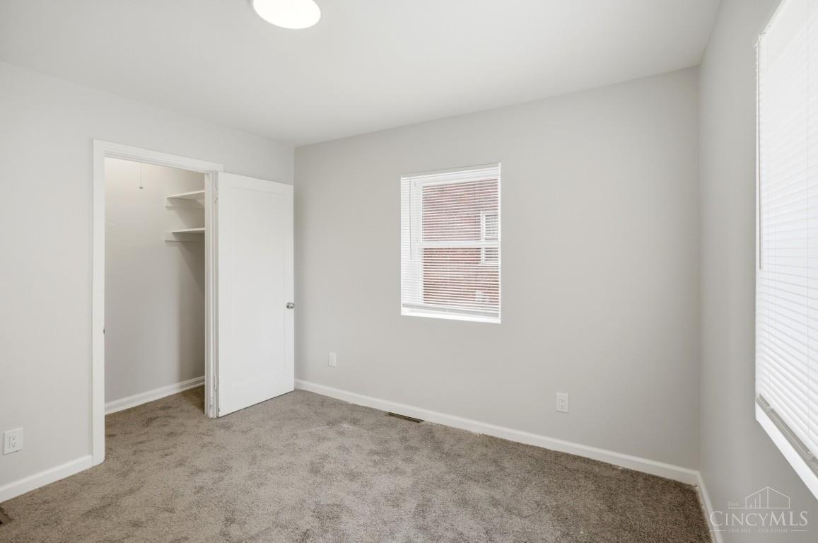 2807 West Galbraith Road Cincinnati, OH 45239 - Photo 16 of 34 Gallery Image 16