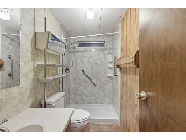 $310,000 | 810 Acadia Avenue, Garibaldi, OR 97118