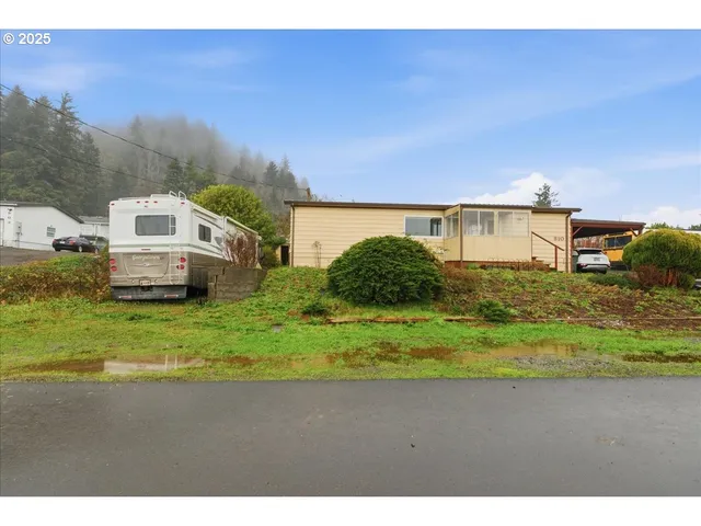 $310,000 | 810 Acadia Avenue, Garibaldi, OR 97118