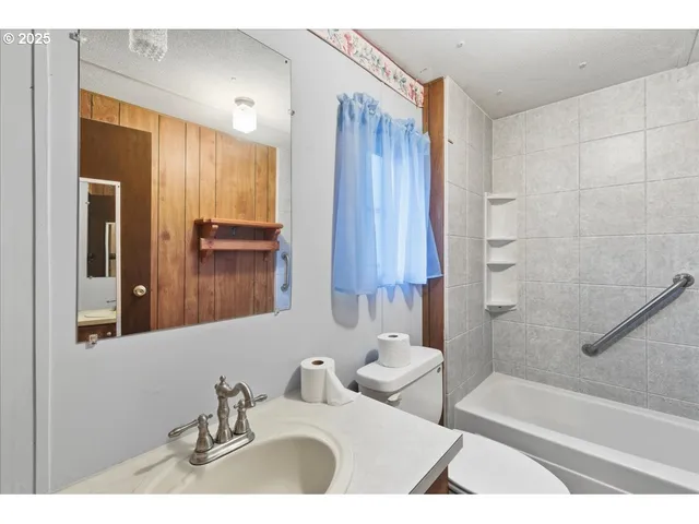 $310,000 | 810 Acadia Avenue, Garibaldi, OR 97118