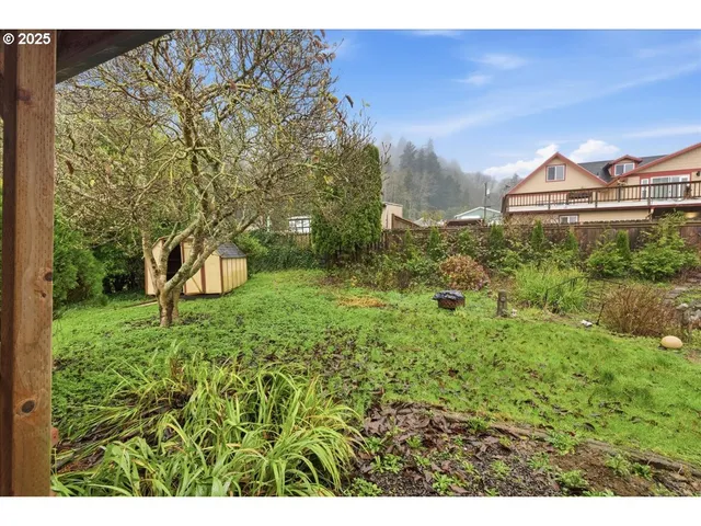 $310,000 | 810 Acadia Avenue, Garibaldi, OR 97118