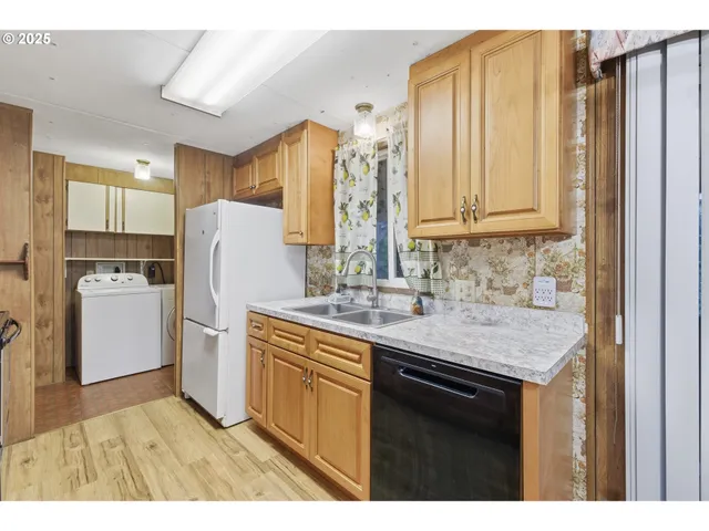 $310,000 | 810 Acadia Avenue, Garibaldi, OR 97118