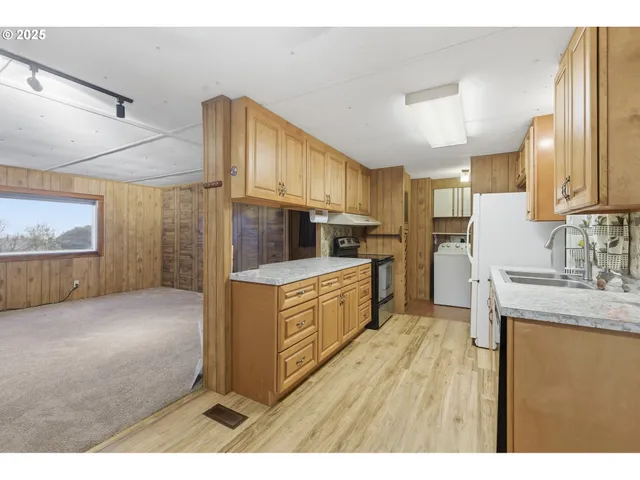 $310,000 | 810 Acadia Avenue, Garibaldi, OR 97118