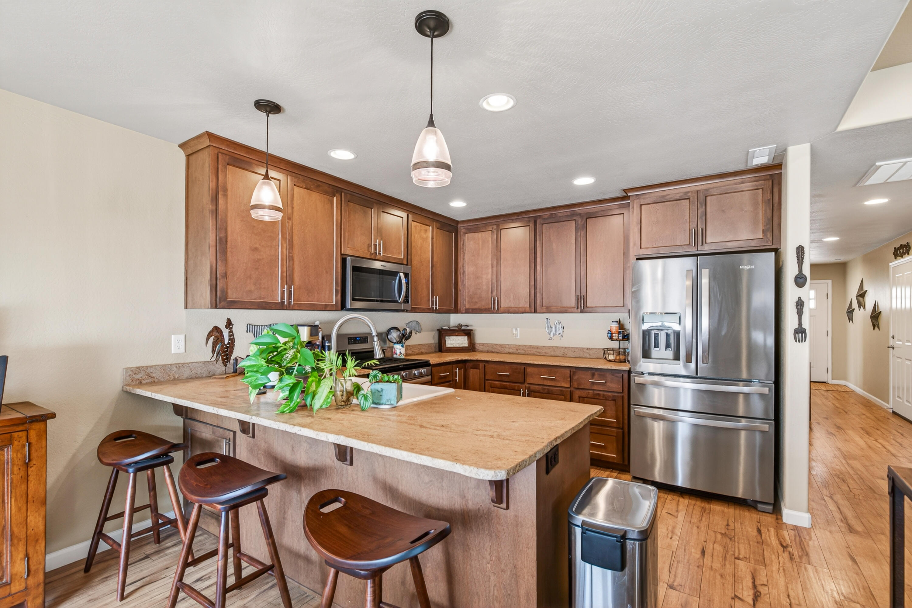 1922 Modena Lane Medford, OR 97501 - Photo 8 of 24