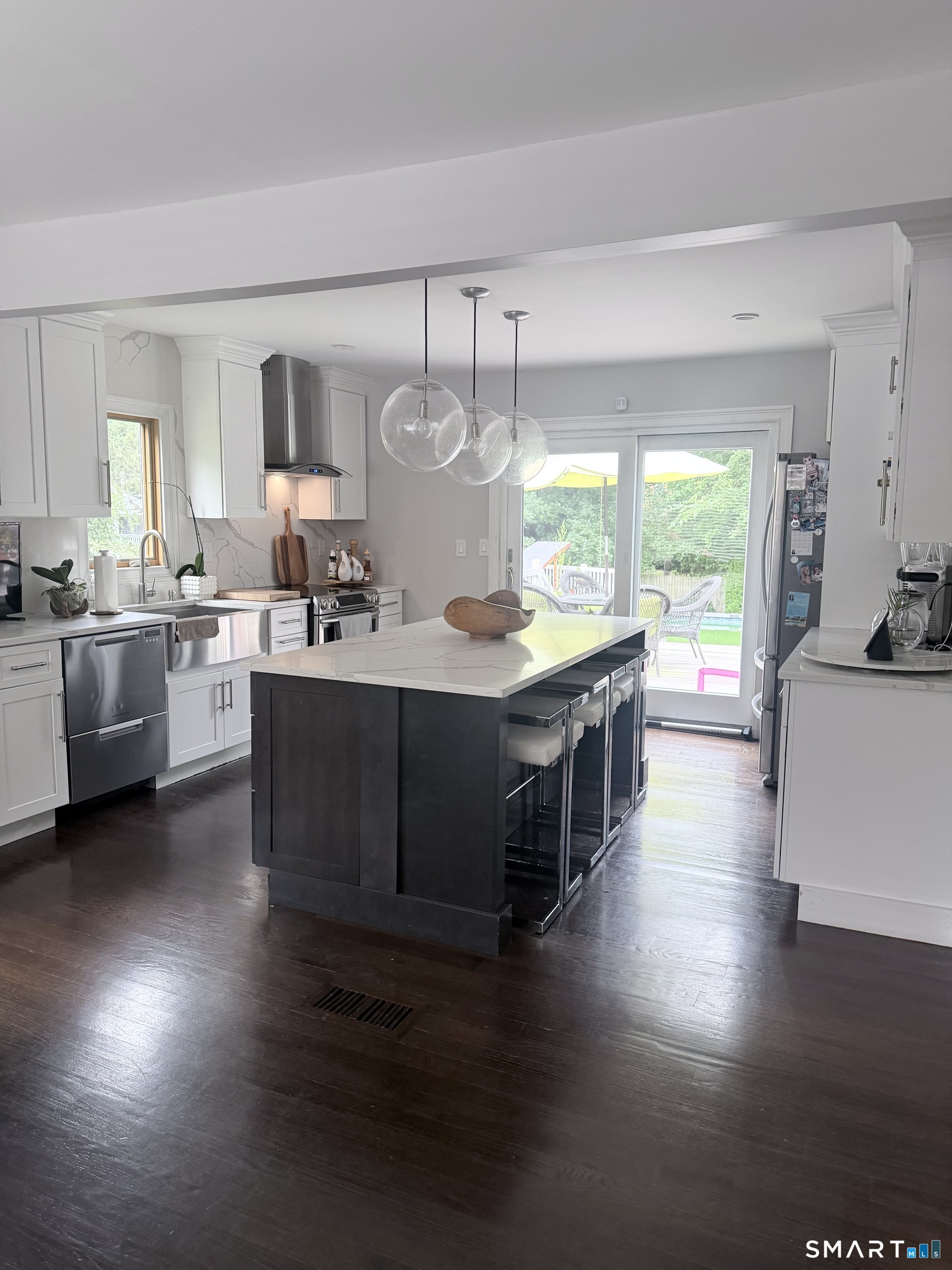 248 Broadbridge Road Bridgeport, CT 06610 - Photo 2 of 16 Gallery Image 2