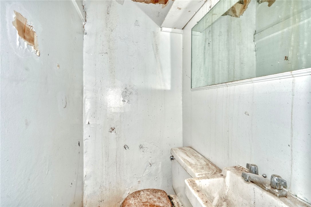 1100 Lyell Avenue Rochester, NY 14606 - Photo 38 of 49 Retail Space bathroom