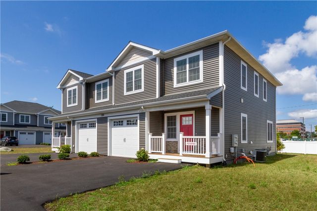 $3,200 | 308 Chases Lane, Unit A, Middletown, RI 02842