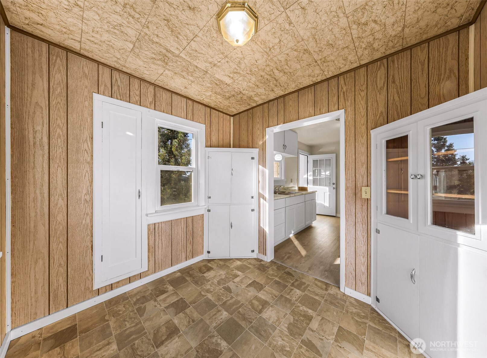 12707 Josh Wilson Road Mount Vernon, WA 98273 - Photo 13 of 25 Gallery Image 13