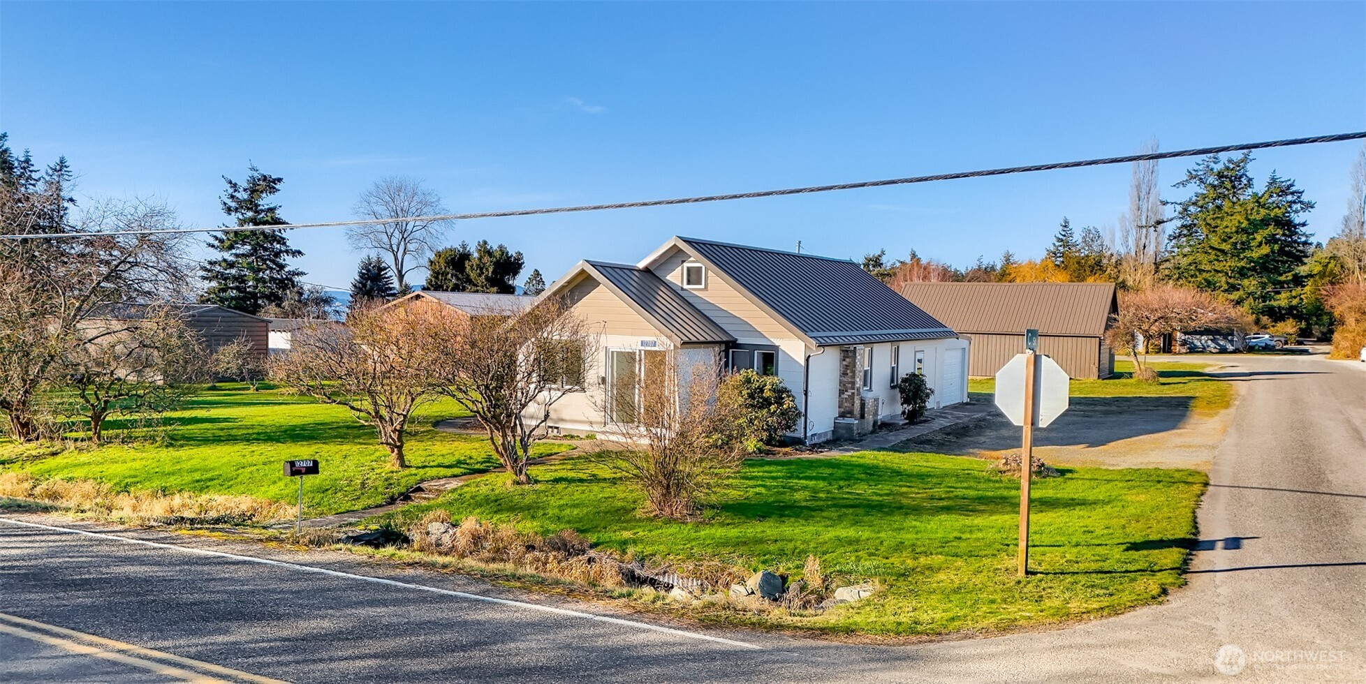 12707 Josh Wilson Road Mount Vernon, WA 98273 - Photo 3 of 25 Gallery Image 3