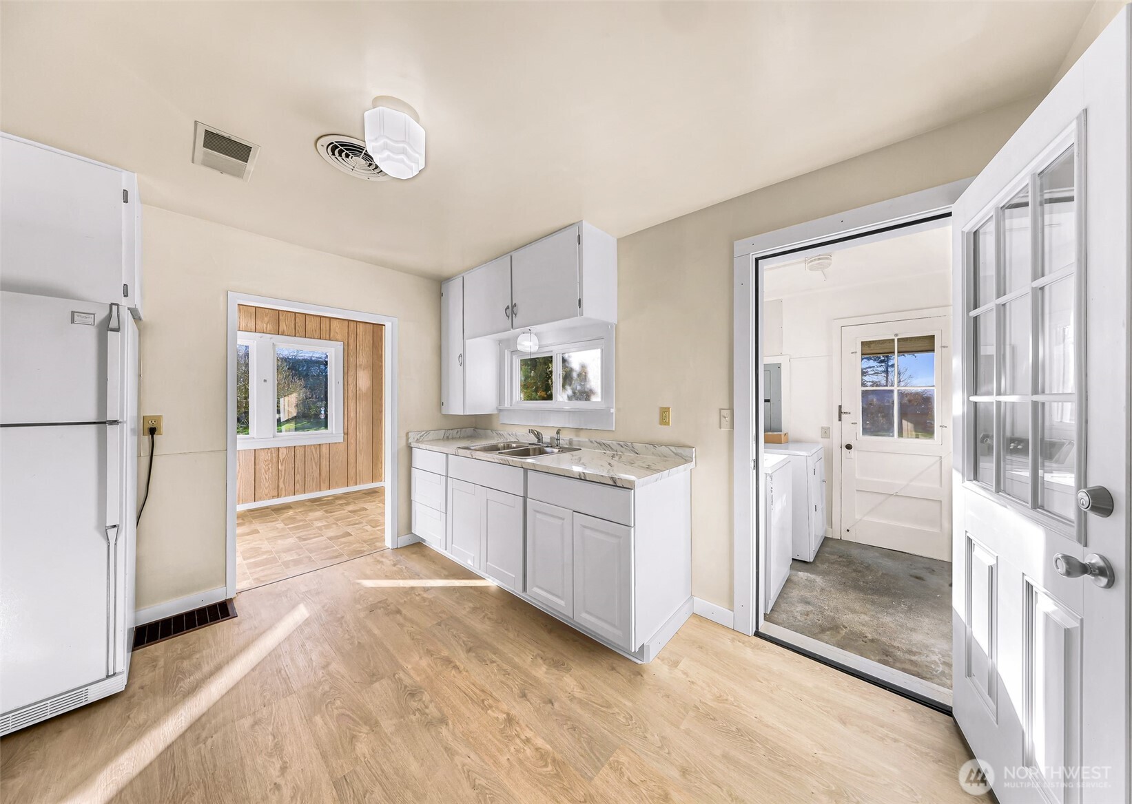 12707 Josh Wilson Road Mount Vernon, WA 98273 - Photo 10 of 25 Gallery Image 10