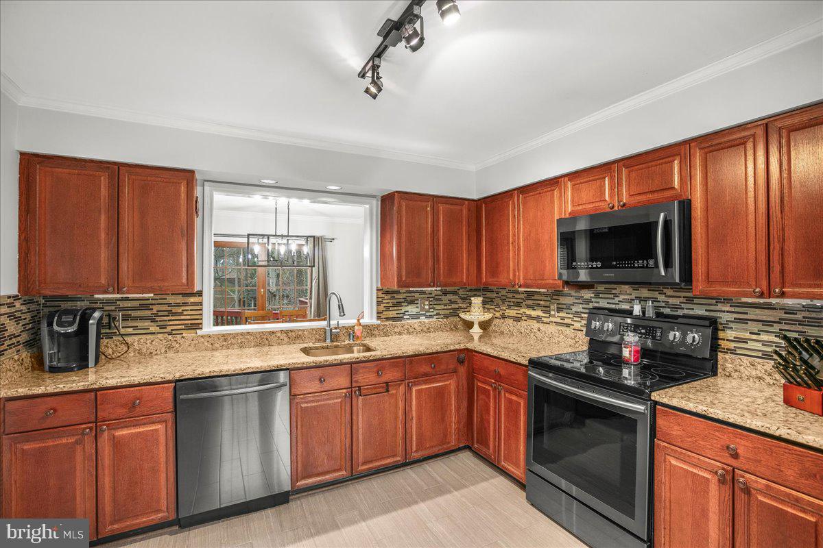 7952 Gambrill Court Springfield, VA 22153 - Photo 12 of 35 Great counter space