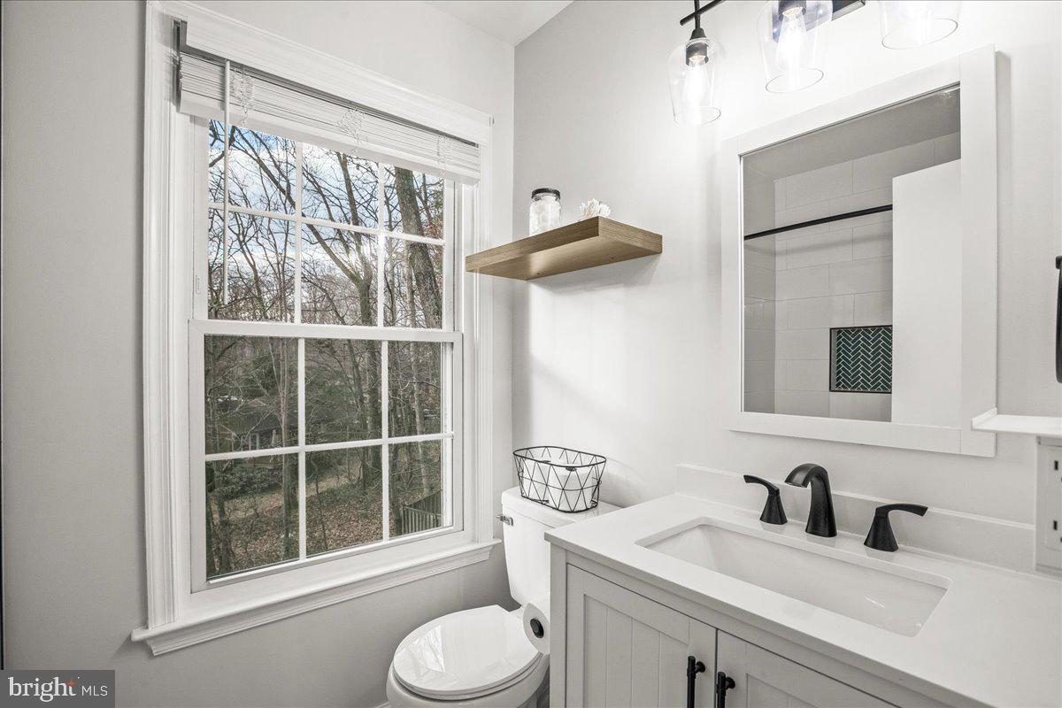 7952 Gambrill Court Springfield, VA 22153 - Photo 18 of 35 Primary Bath