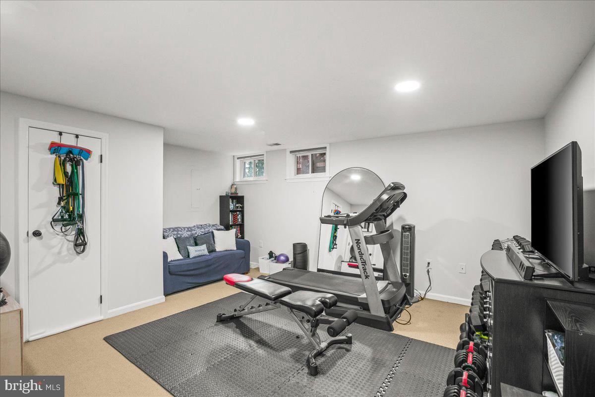 7952 Gambrill Court Springfield, VA 22153 - Photo 26 of 35 Great Flex room