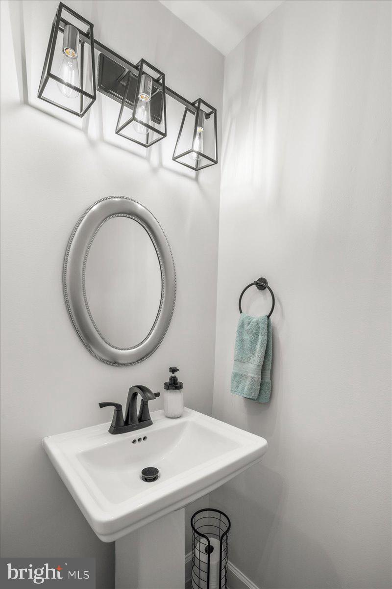 7952 Gambrill Court Springfield, VA 22153 - Photo 3 of 35 Main level Powder Room
