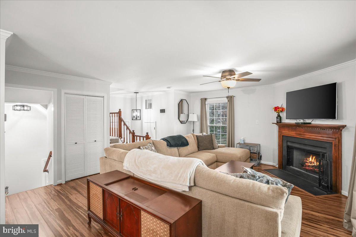 7952 Gambrill Court Springfield, VA 22153 - Photo 6 of 35 Enviting family room