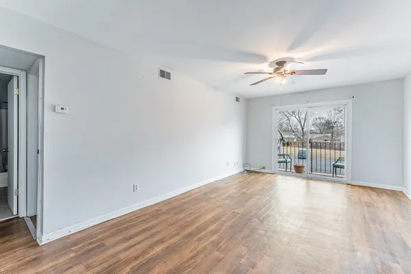 $1,650 | 1115 Elizabeth Court, Unit 6, Crest Hill, IL 60403