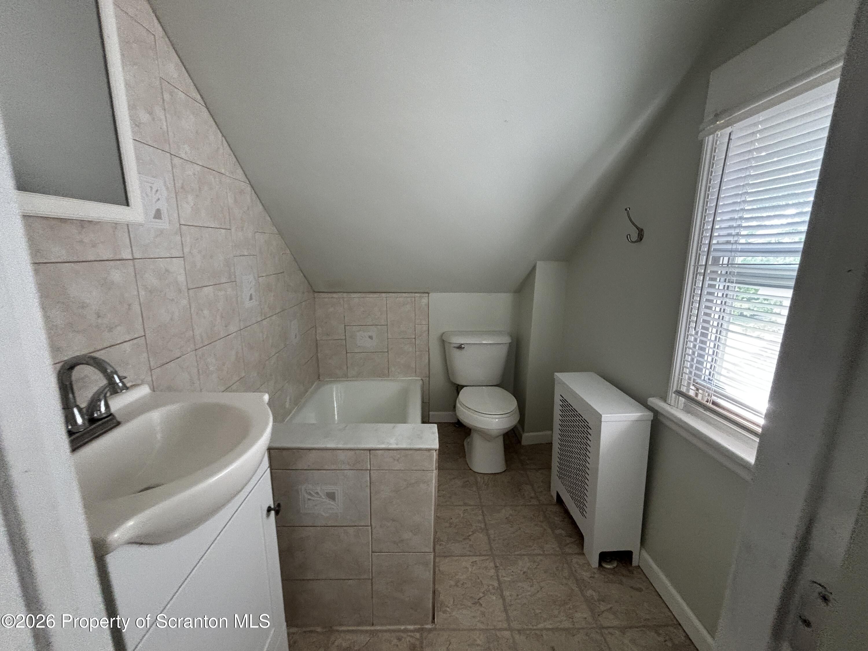 619 Hemlock Street Scranton, PA 18505 - Photo 14 of 26 IMG_9616