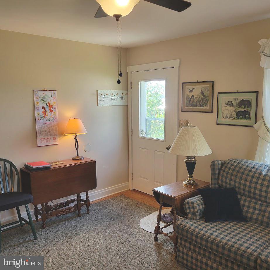 10093 Shale Road Shippensburg, PA 17257 - Photo 3 of 9 Living room/entry