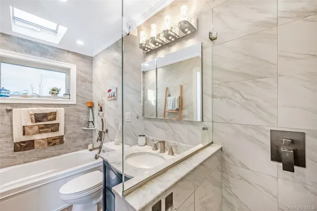 $925,000 | 2758 Mayfield Place, North Bellmore, NY 11710