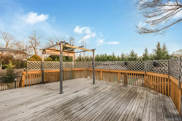 $925,000 | 2758 Mayfield Place, North Bellmore, NY 11710