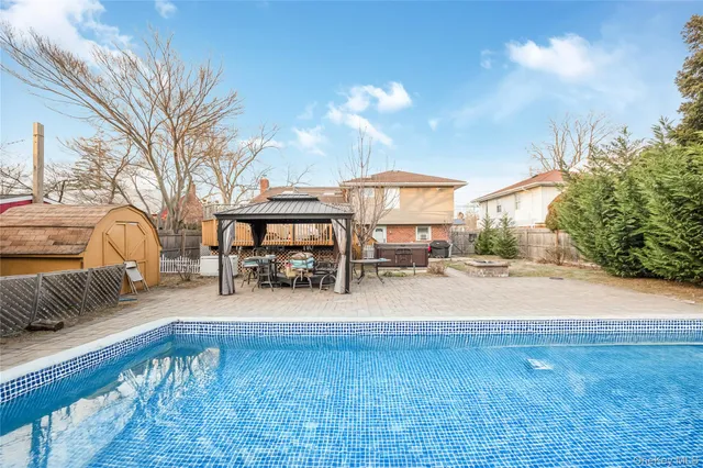 $925,000 | 2758 Mayfield Place, North Bellmore, NY 11710