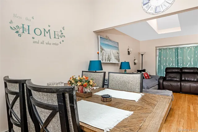 $925,000 | 2758 Mayfield Place, North Bellmore, NY 11710