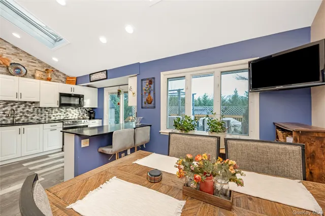 $925,000 | 2758 Mayfield Place, North Bellmore, NY 11710