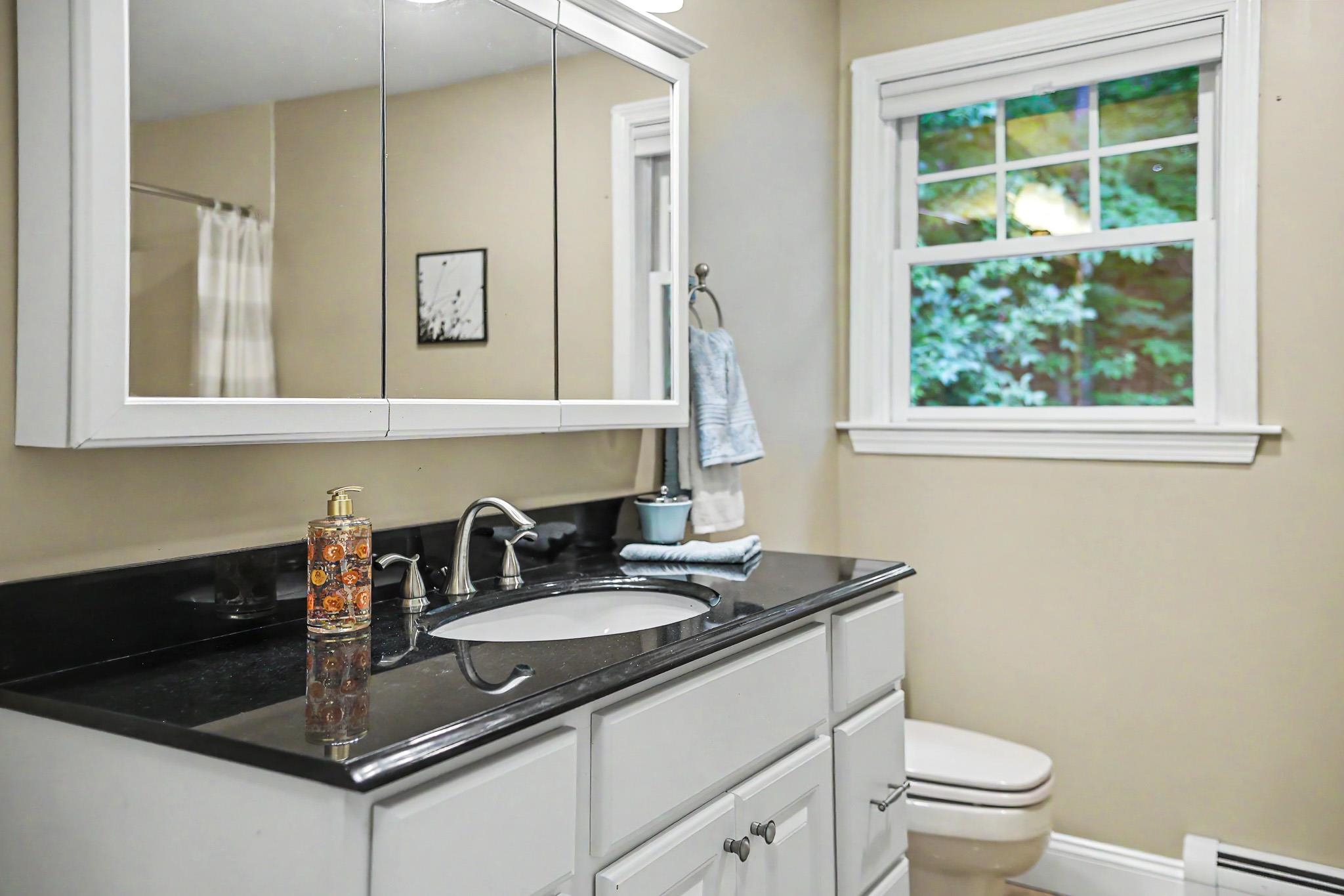 33 Oriole Road Windham, NH 03087 - Photo 25 of 46 Gallery Image 25