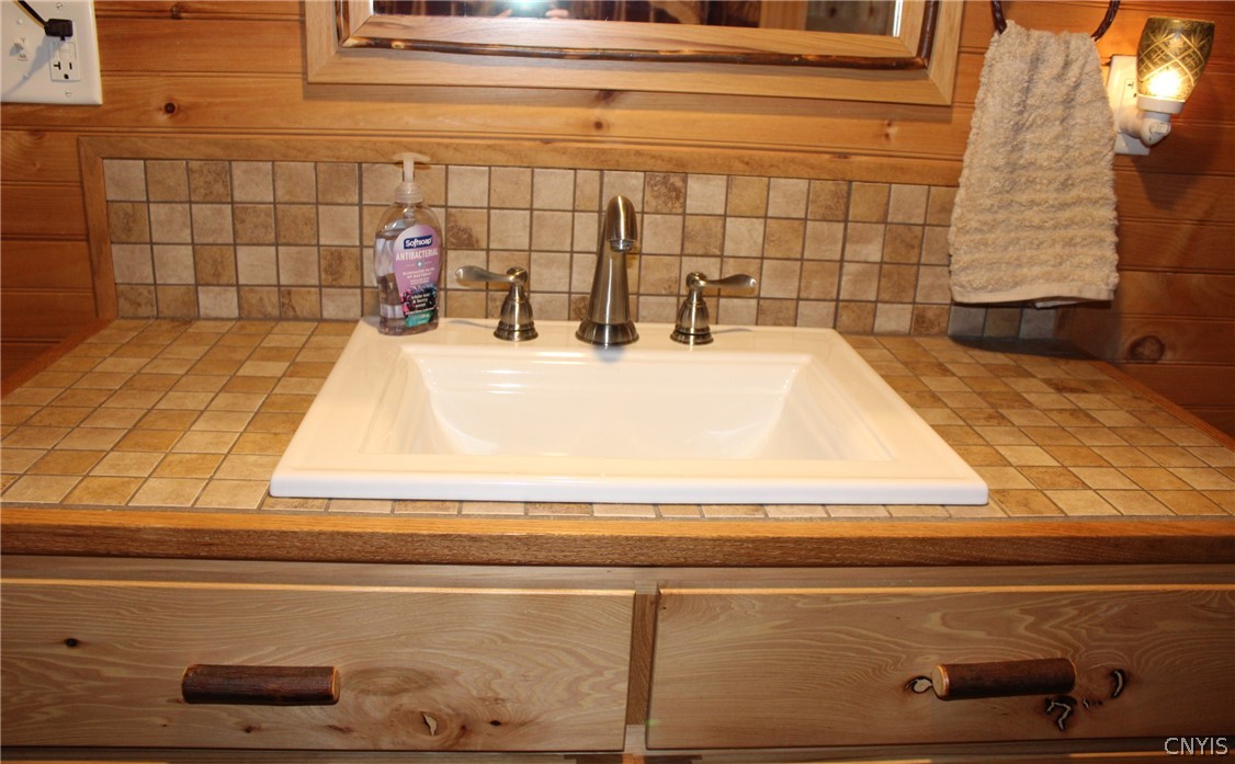 4571 Yorkland Road Annsville, NY 13471 - Photo 14 of 49 Amish made cabinet