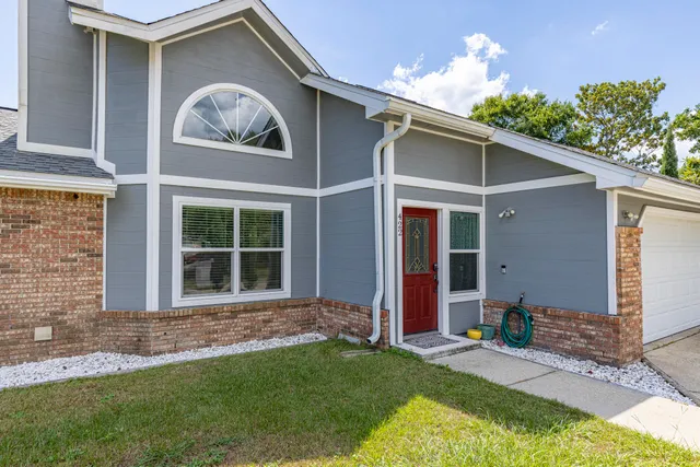 $399,000 | 422 Village Court Northwest, Fort Walton Beach, FL 32548