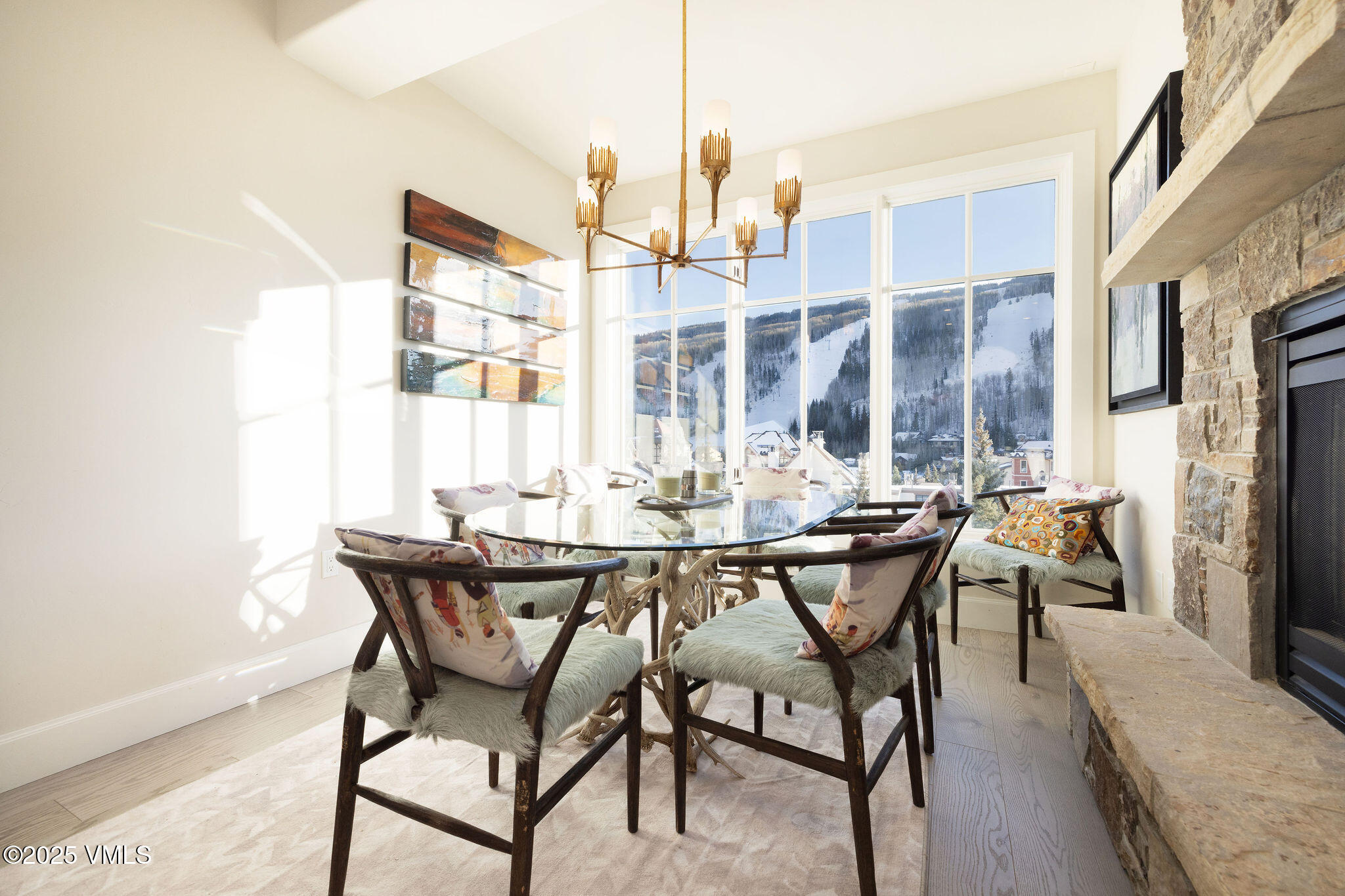 610 West Lionshead Circle, Unit 517 Vail, CO 81657 - Photo 14 of 18 2512_landmark_517_interior_dining_b