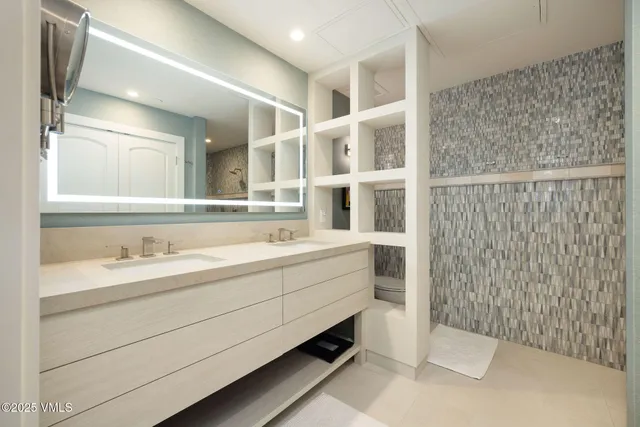 $4,750,000 | 610 West Lionshead Circle, Unit 517, Vail, CO 81657