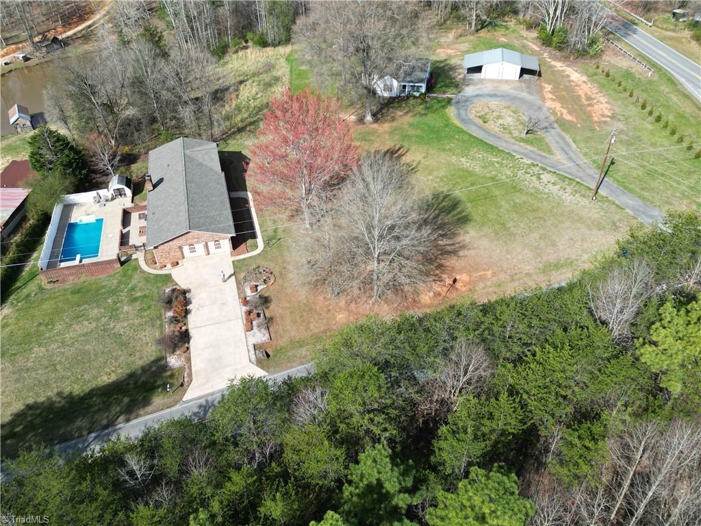 932 Young Road Stoneville, NC 27048 - Photo 3 of 39 Gallery Image 3