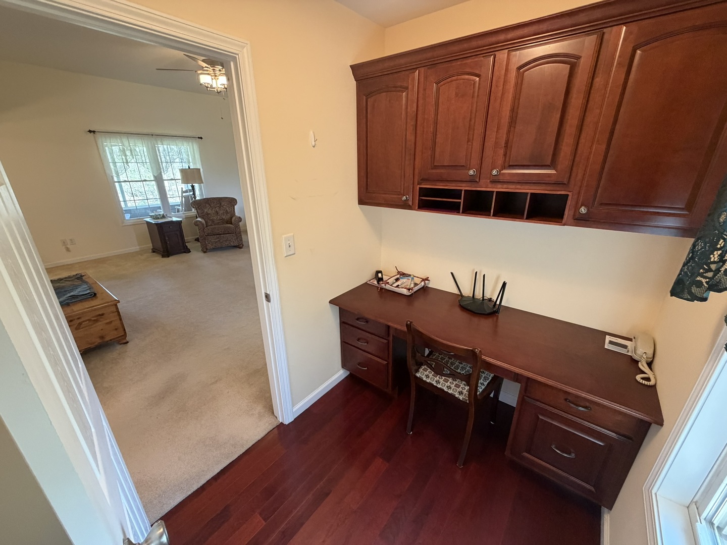 2 Dove Lane Metropolis, IL 62960 - Photo 15 of 35 a view of a hallway with seating area