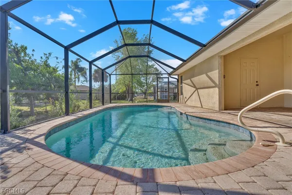 $2,690 | 815 Southwest 11th Avenue, Cape Coral, FL 33991