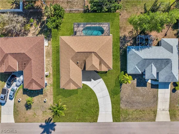 $2,690 | 815 Southwest 11th Avenue, Cape Coral, FL 33991