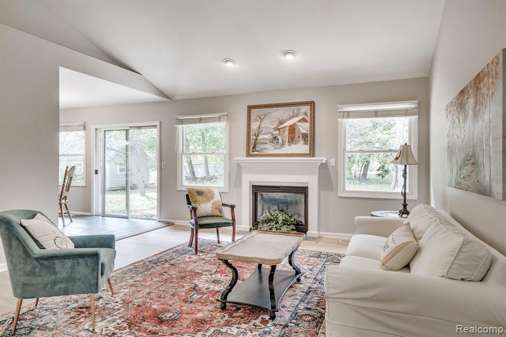 2626 Hickory Lawn Road Rochester Hills, MI 48307 - Photo 9 of 44
