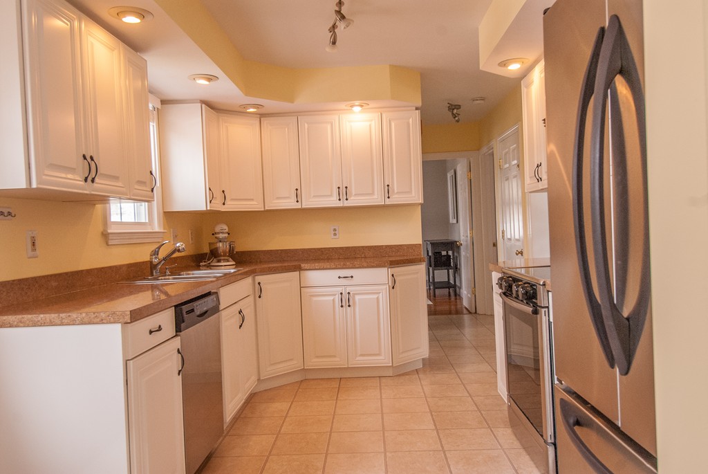 30 Chesterfield Road Northborough, MA 01532 - Photo 5 of 19 Gallery Image 5