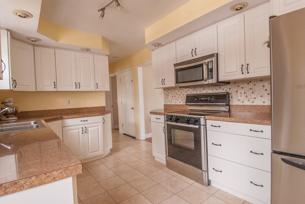 30 Chesterfield Road Northborough, MA 01532 - Photo 6 of 19 Gallery Image 6