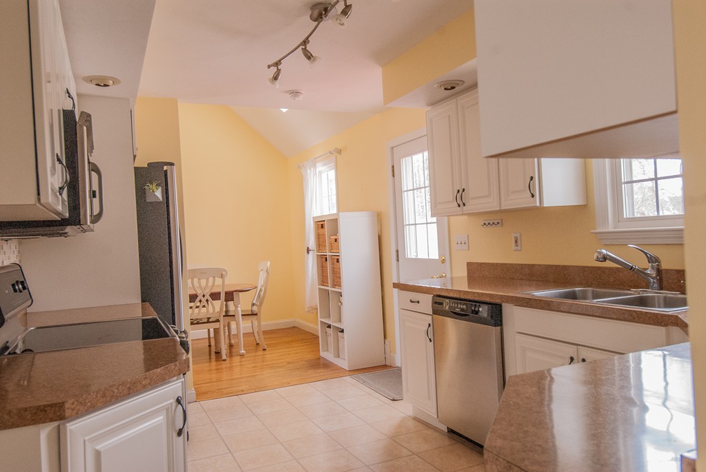 30 Chesterfield Road Northborough, MA 01532 - Photo 7 of 19 Gallery Image 7