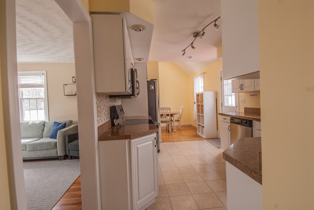 30 Chesterfield Road Northborough, MA 01532 - Photo 8 of 19 Gallery Image 8