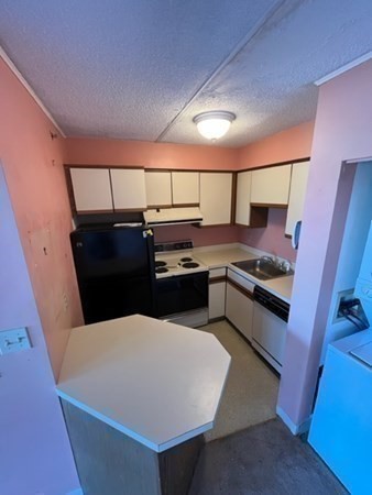 60 Rantoul Street, Unit 712N Beverly, MA 01915 - Photo 6 of 23 Gallery Image 6